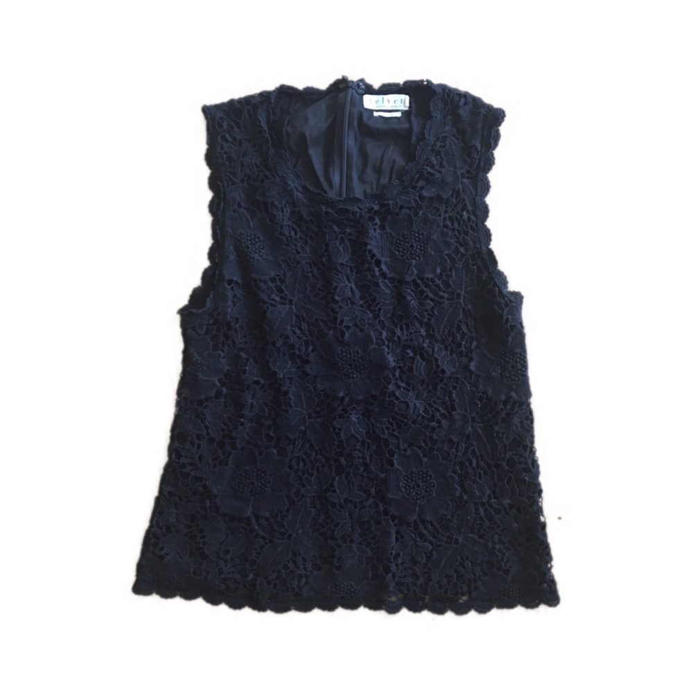 Lacy sleeveless Velvet top